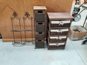 lot 1941 image: 2 Small Storage Shelves and 2 Plate Holders