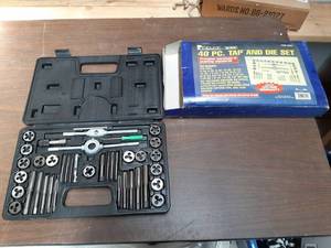 lot 1952 image: Pittsburgh 40 Piece Carbon Steel SAE Tap and Die Set