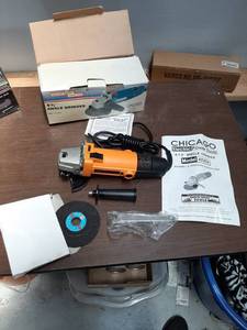 lot 1954 image: 4.5 Angle Grinder