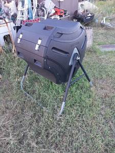 lot 1955 image: Lifetime Rotating Composter