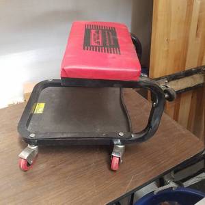 lot 1983 image: Roller Seat
