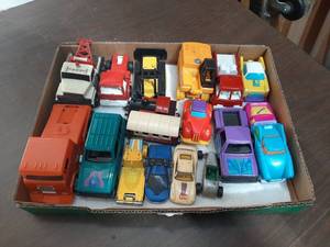 lot 3270 image: Assorted Toy Cars and Trucks