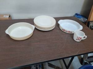 lot 3272 image: Fire King Plates, Bowls and Creamer