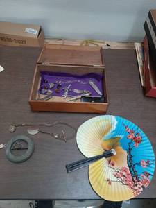 lot 3280 image: Wooden Box with Contents - Rock Pendants