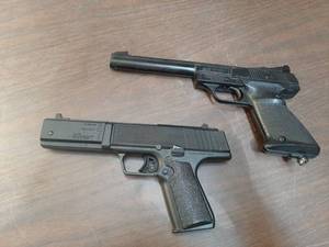 lot 3299 image: 2 BB Pistols - Powerline 201 by Daisy and Crosman Model 1600 (Did Not Fire)
