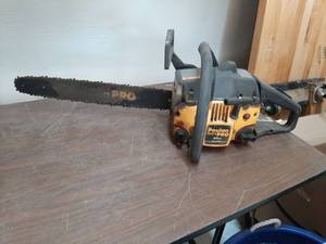 lot 3300 image: Poulan Pro SM4018 Chainsaw - Has Compression