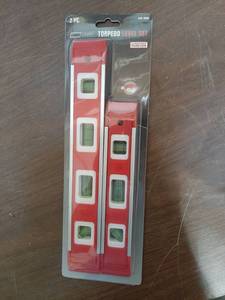 lot 3322 image: Magnetic 2 Piece Torpedo Level Set 9 Inch & 12 Level, Plumb, 45° Vials