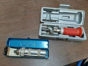 lot 3332 image: 2 Impact Driver Sets