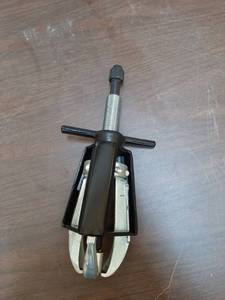 lot 3333 image: Gear Puller