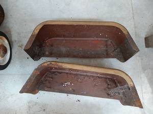 lot 3351 image: Pair Trailer Fenders