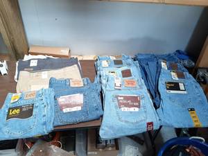 lot 3356 image: 12 Pairs Jeans and Pants - 38X29 and 38X30