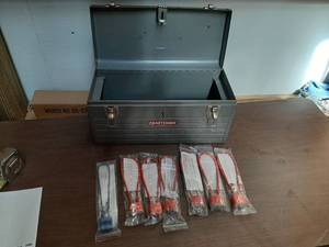 lot 3379 image: Metal Toolbox with Gun Locks