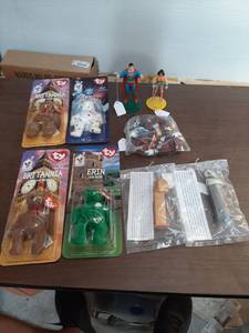 lot 3380 image: Ty Bears, California Raisins, Superman  Wonder Woman and PEZ Dispensers