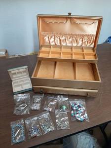 lot 3386 image: Jewelry Box with Contents