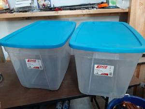 lot 3388 image: 2 Tubs with Lids