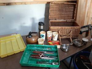 lot 3390 image: Picnic Basket and Kitchenware