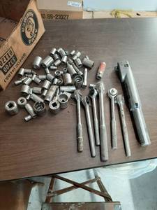 lot 3410 image: Assorted Ratchets and Sockets