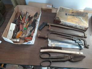 lot 3412 image: Assorted Tools - Timing Light, Hacksaws and Snips