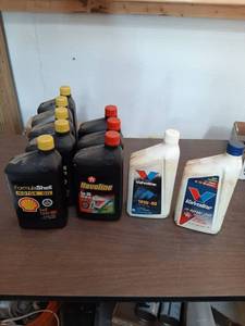 lot 3422 image: 10 Quarts Motor Oil
