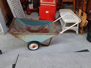 lot 3437 image: Yard Cart - 1 wheel doesnt turn, use as planter  yard decor