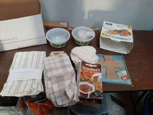 lot 3441 image: Assorted Kitchen Items