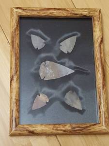 lot 7072 image: 5 Arrowheads in 5 x 7 frame