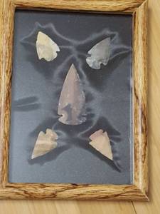 lot 7090 image: 5 arrowheads in 5 x 7 frame