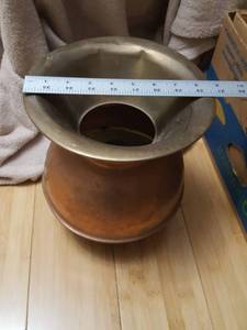 lot 7101 image: Brass spittoon