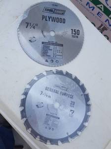 lot 7111 image: (2) 7.25 in. saw blades
