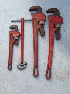 lot 7114 image: 3 pipe wrenches, 10 inch and 2 - 18 in and basin wrench