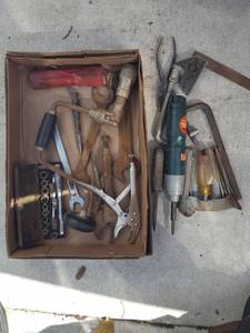 lot 7116 image: Assorted tools