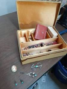 lot 6770 image: Jewelry Box and Contents - Lid is Broken