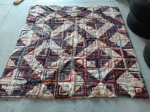 lot 6772 image: Quilted Bed Spread