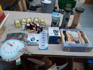 lot 6778 image: Stone Massage and Snowman Decor