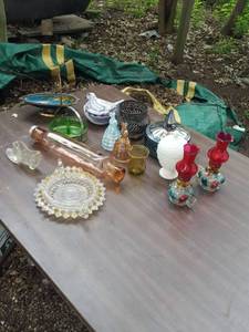 lot 6231 image: Assorted glassware