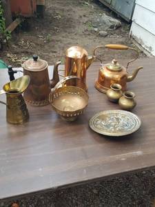 lot 6233 image: Copper and brass decor