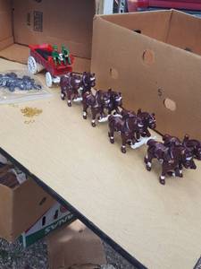 lot 6237 image: Cast iron, Clydesdales