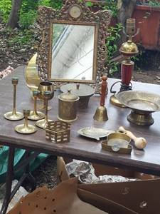 lot 6242 image: Assorted brass ware