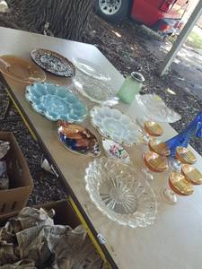 lot 6266 image: Assorted glassware, egg plates, Carnival and more