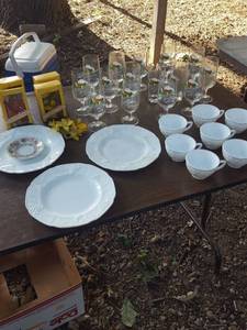 lot 6277 image: Beer glasses and milk glass