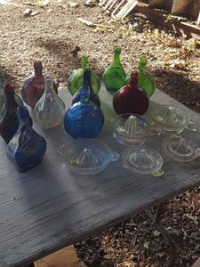 lot 6278 image: Bottles and juicers
