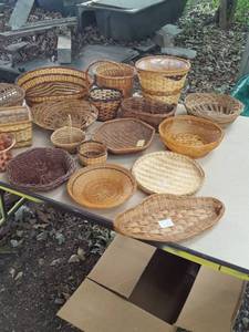 lot 6293 image: Assorted baskets
