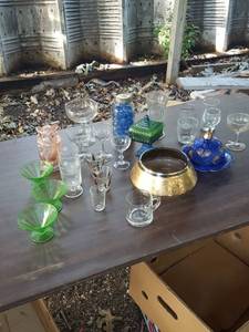 lot 6301 image: Assorted glassware