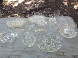 lot 6304 image: Assorted glassware