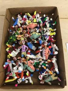 lot 6339 image: lot of approx 30 small clown figurines