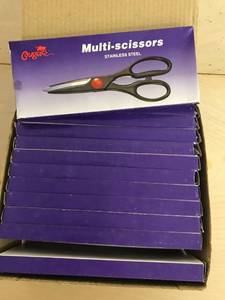 lot 6345 image: 12 pairs of scissors