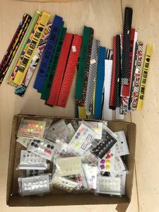 lot 6347A image: nostalgia jewelry- approx 30 snap bracelets and over 120 pairs colorful earrings
