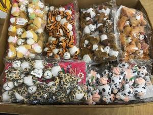 lot 6376 image: Approx 30 dozen assorted stuffed animal keychains