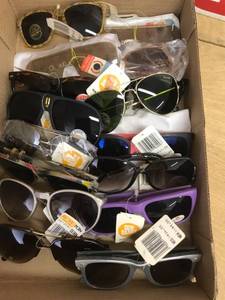 lot 6380 image: approx 15 pairs sunglasses