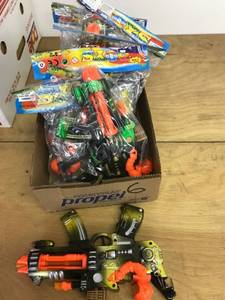 lot 6382 image: 6 toy guns